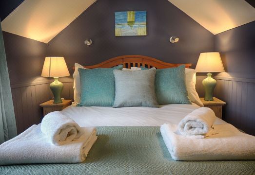 The Lansdowne Cottage Hotel Overview