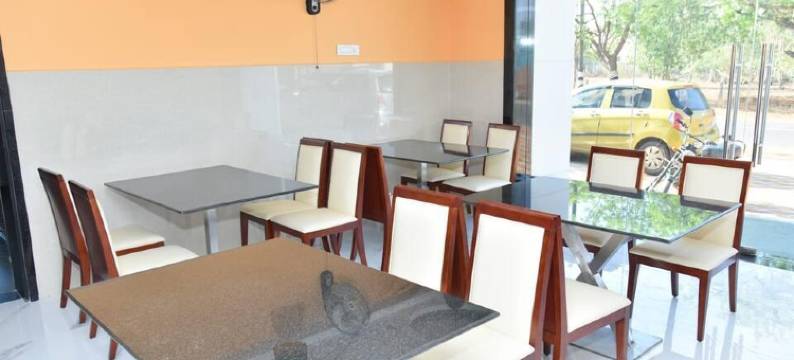 甘尼什子午线酒店(Ganesh Meridian)图片