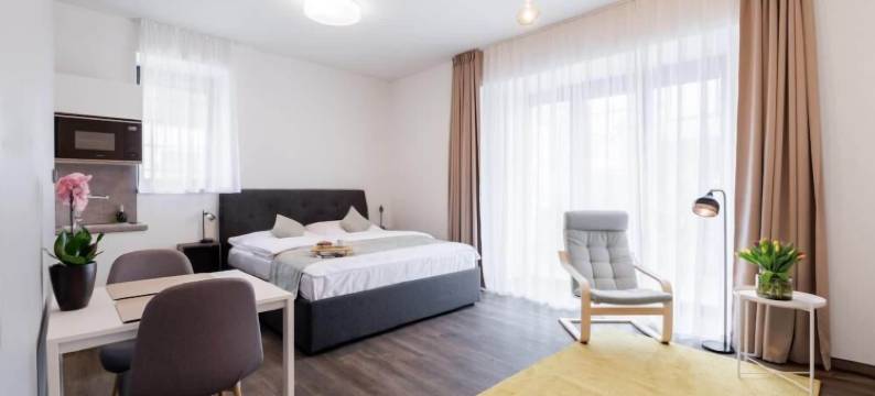 河畔公寓(River Apartments)图片