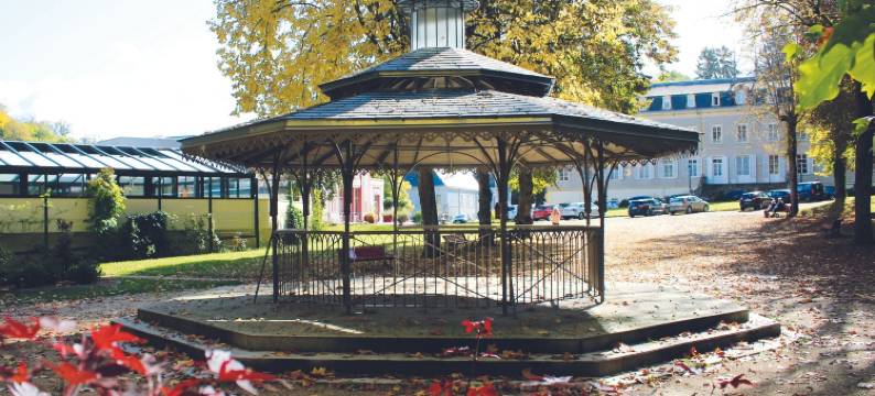 布尔邦朗西大酒店 - Logis - 餐厅和水疗中心(Grand Hôtel de Bourbon-Lancy - Logis - Restaurant et Spa)图片