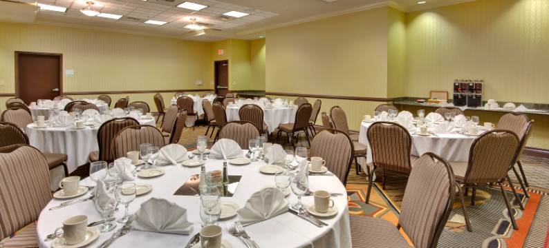 Holiday Inn & Suites 贝克斯菲尔德北(Holiday Inn & Suites BAKERSFIELD by IHG)图片