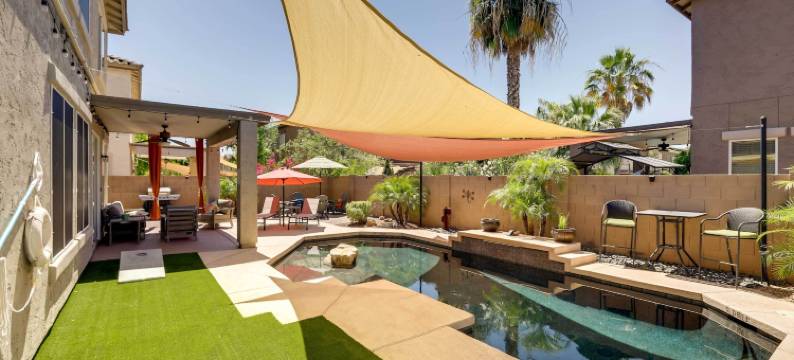 游泳池、火坑和烧烤架：古德伊尔之家！(Modern Gem with Fire Pit 3 Mi to Goodyear Ballpark!)图片