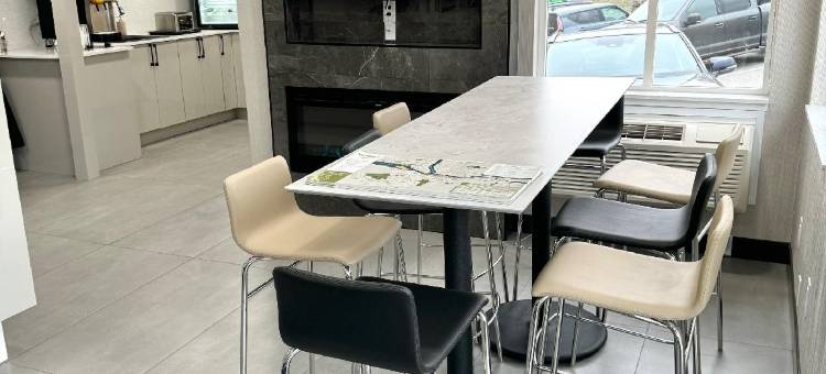 罗德威套房酒店(Rodeway Inn & Suites)图片