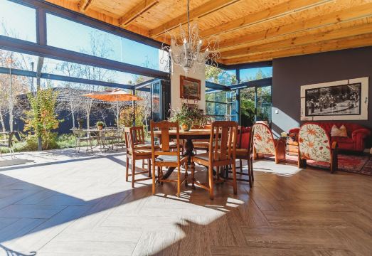 Acorn Guest House Hotel Overview