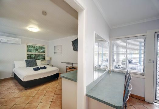 Bali Hi Motel Hotel Overview