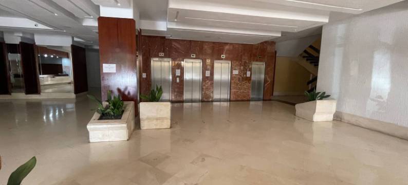 Relax by Bajondillo Beach图片