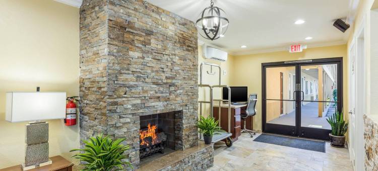 埃斯孔迪多市中心品质酒店(Quality Inn Escondido San Diego North County)图片