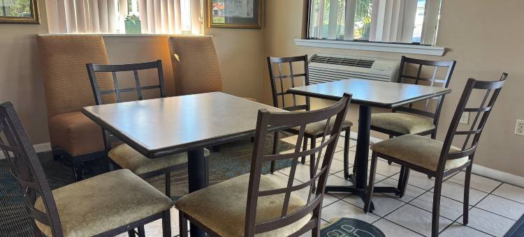 劳雷尔速8酒店(Super 8 by Wyndham Laurel)图片