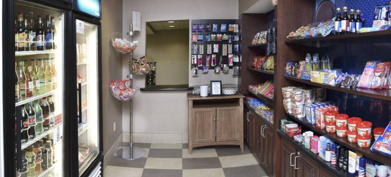 亚历山德里亚希尔顿欢朋旅馆&套房酒店(Hampton Inn & Suites Alexandria)图片