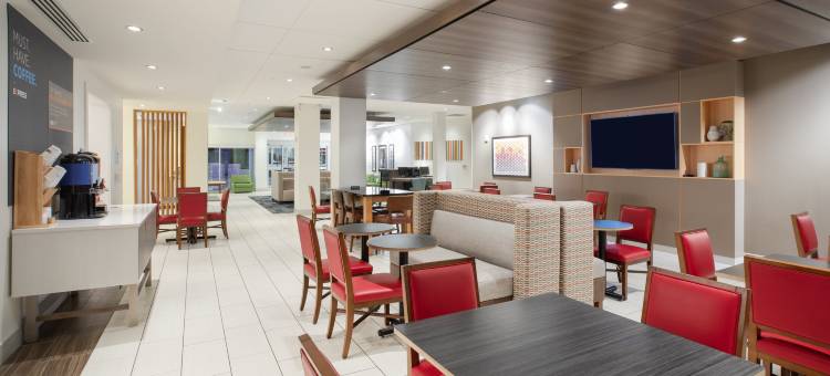大本德智选假日酒店(Holiday Inn Express & Suites Great Bend by IHG)图片
