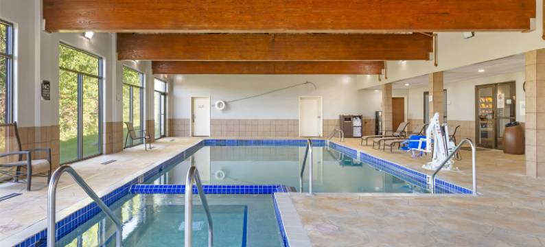 雷尔小屋贝斯特韦斯特优质套房酒店(Best Western Plus Eau Claire Conference Center)图片