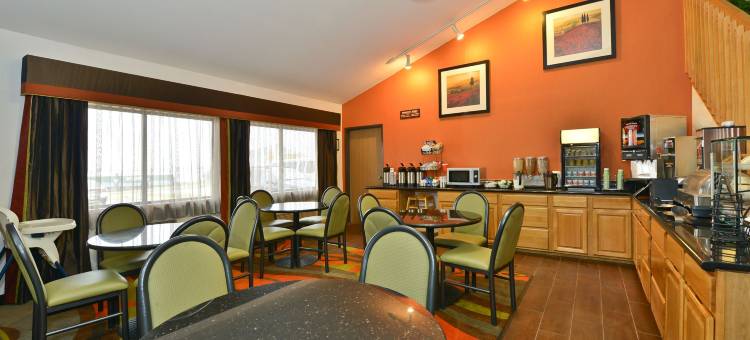 普拉特城KCI机场温德姆华美达酒店(Ramada by Wyndham Platte City KCI Airport)图片