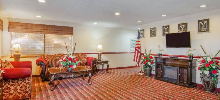 梅德福机场品质套房酒店(Quality Inn & Suites Medford Airport)图片