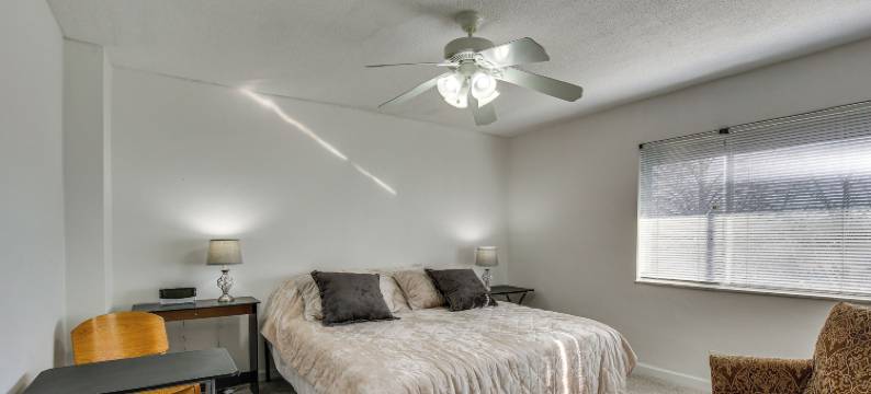 圣安镇家庭住宿，距离国际机场< 1英里！(St Ann Townhome < 1 Mi to International Airport!)图片