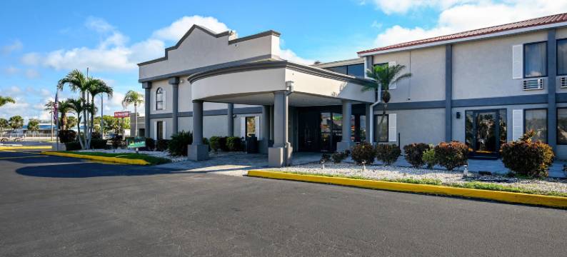 品质酒店迈尔斯堡开普科勒尔(Quality Inn Fort Myers Cape Coral)图片