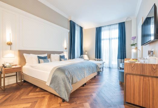 Hotel Reine Victoria Hotel Overview