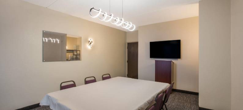 克拉丽奥波恩特酒店-塞维尔维尔-鸽子谷(Clarion Pointe Sevierville-Pigeon Forge)图片