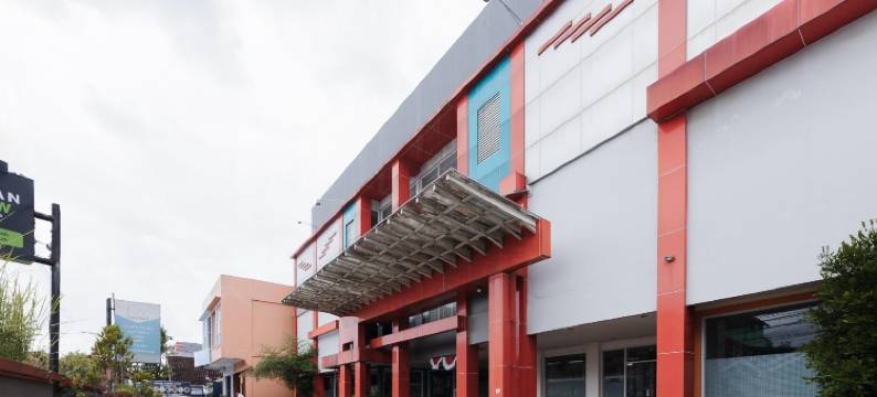 Urbanview Hotel Niraz Banjarmasin by RedDoorz图片