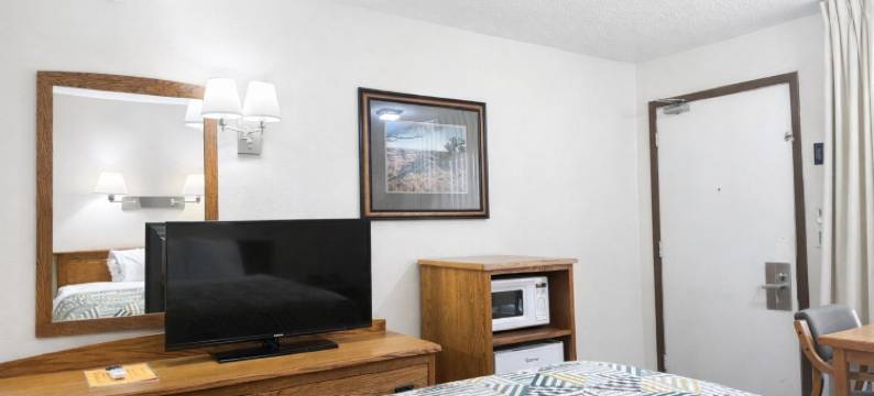 桑道纳福赛斯I-94旅馆(Sundowner Inn Forsyth I 94)图片