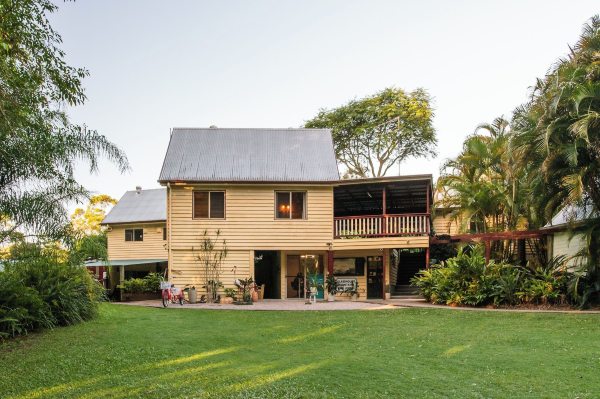 Glass House Mountains Ecolodge Hotel Overview