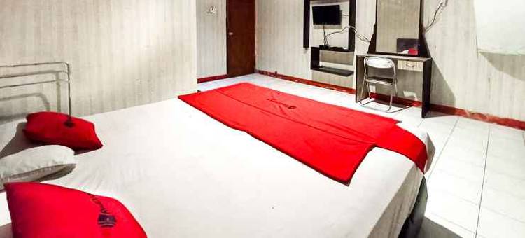 RedDoorz Near Sam Ratulangi图片