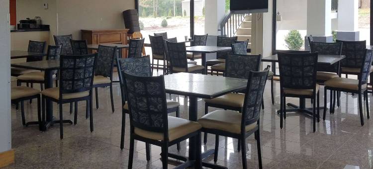 恩波里亚红顶酒店(Quality Inn)图片