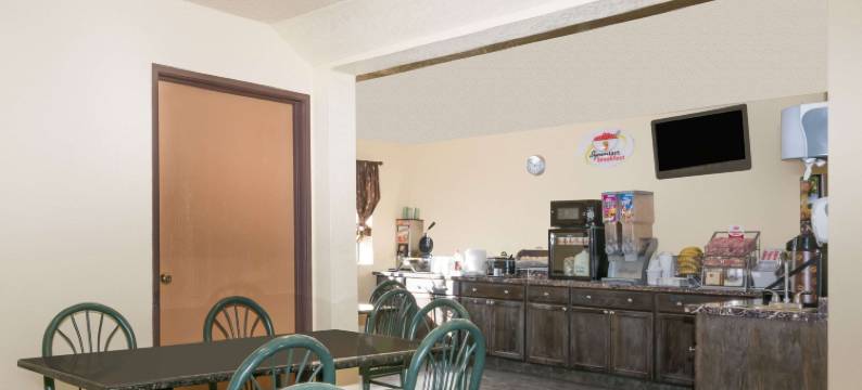 托皮卡-沃纳梅克路-I-70速8酒店(Super 8 by Wyndham Topeka/Wanamaker RD/I-70)图片