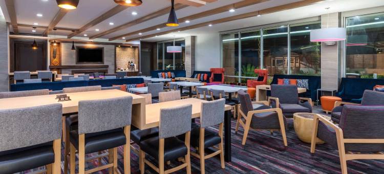 休斯顿东I-10拉昆塔温德姆套房酒店(La Quinta Inn & Suites by Wyndham Houston East at Sheldon Rd)图片