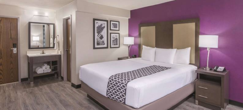 圣路易斯南费斯特斯拉昆塔温德姆套房酒店(La Quinta Inn & Suites by Wyndham Festus - St. Louis South)图片