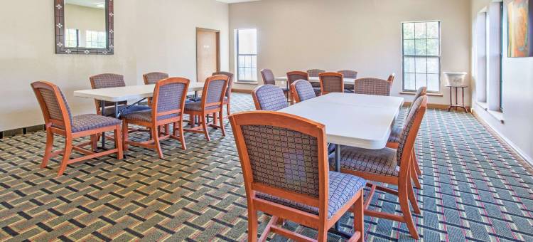 艾奇逊速8酒店(Super 8 by Wyndham Atchison)图片