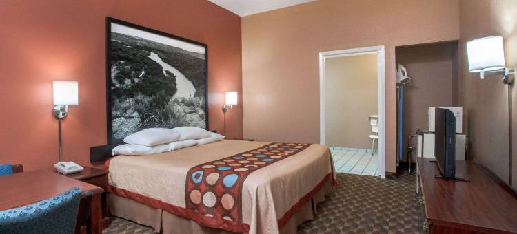 巴斯特罗普速8酒店(Super 8 by Wyndham Bastrop TX)图片