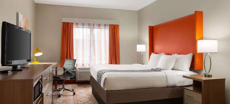 拉克万纳拉昆塔温德姆套房酒店(La Quinta Inn & Suites by Wyndham Lackawanna)图片