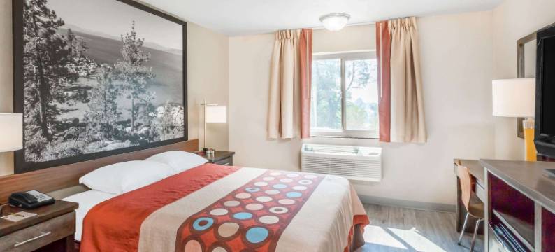 雷丁速8酒店(Super 8 by Wyndham Redding)图片