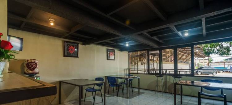 红门酒店尼尔芝卡姆佩克购物中心卡拉旺(RedDoorz Near Cikampek Mall Karawang)图片