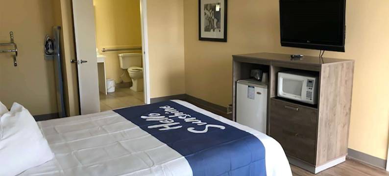 卡特雷特角温德姆戴斯酒店(Days Inn by Wyndham Cape Carteret Near Emerald Isle)图片