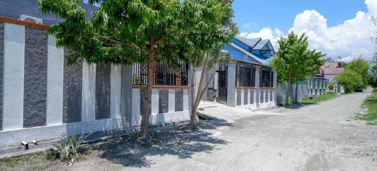 红门子Syariah靠近穆提阿拉 SIS 阿尔朱弗里机场帕卢 2(RedDoorz Syariah Near Mutiara Sis Al Jufrie Airport Palu 2)图片