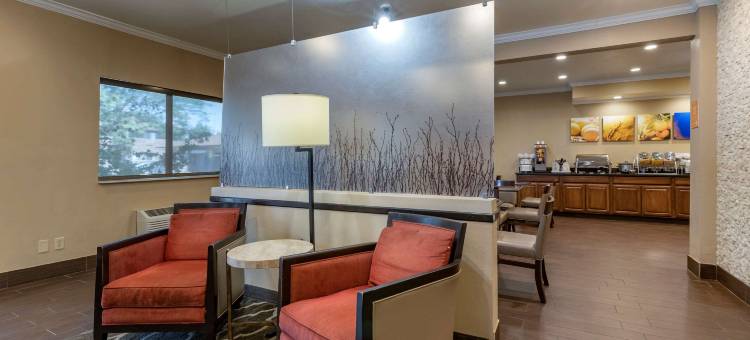 滑铁卢-雪松瀑布舒适套房酒店(Comfort Inn & Suites Waterloo - Cedar Falls)图片