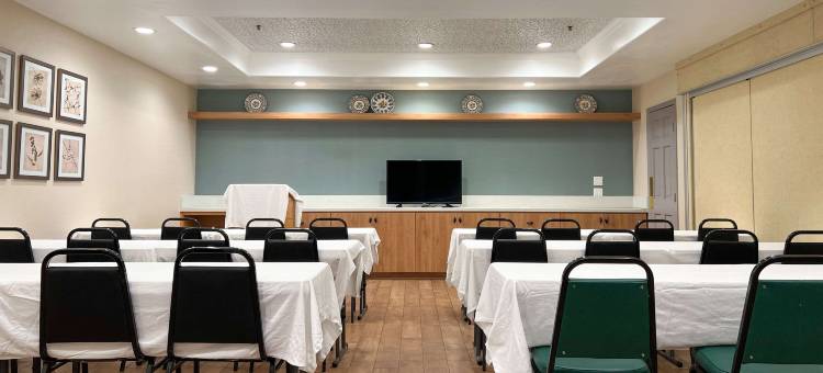 MainStay套房-橙县约翰韦恩机场(MainStay Suites Orange County John Wayne Airport)图片