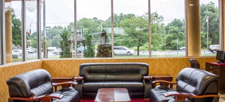 麦克阿瑟机场罗德威旅馆(Rodeway Inn MacArthur Airport)图片