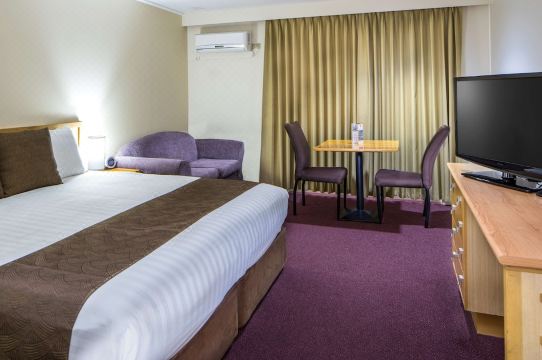 Hospitality Geraldton, SureStay Collection by Best Western Hotel Overview