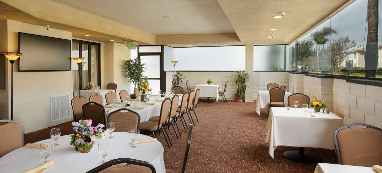 Coast Burbank Hotel图片