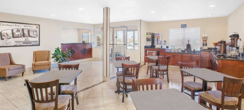 塞维利亚温德姆速8酒店(Super 8 by Wyndham Seville)图片