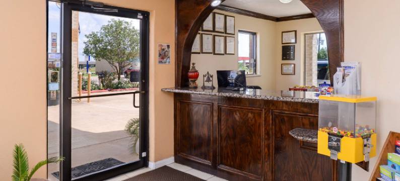 沃勒草原景观美洲最佳价值套房酒店(Americas Best Value Inn and Suites-Waller Prairie View)图片