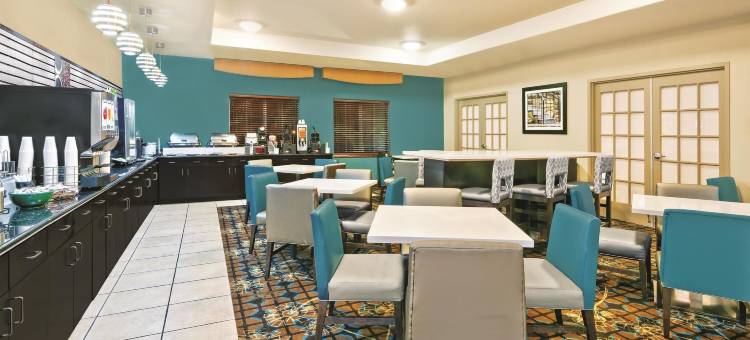 圣安东尼奥北石橡树拉昆塔温德姆套房酒店(La Quinta Inn & Suites by Wyndham San Antonio N Stone Oak)图片