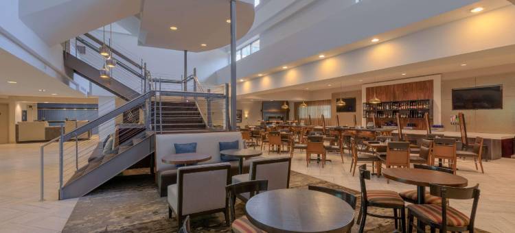 纳什维尔机场逸林酒店(DoubleTree Suites by Hilton Hotel Nashville Airport)图片