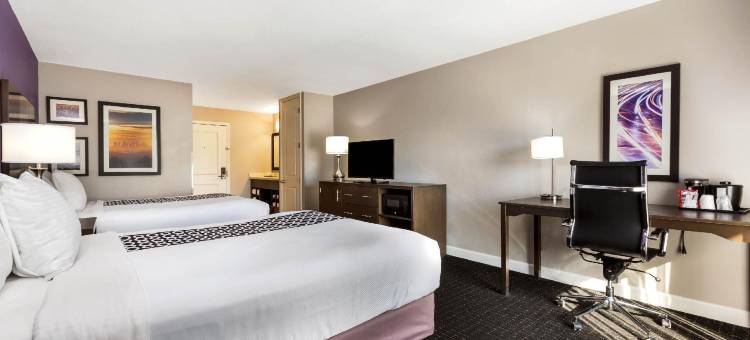 波莫纳拉昆塔温德姆酒店套房(La Quinta by Wyndham Pomona)图片