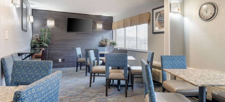 梅奥诊所区品质套房酒店(Quality Inn & Suites Mayo Clinic Area)图片