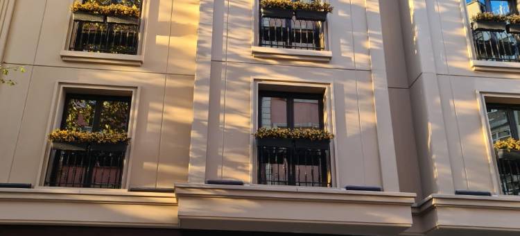 阿普里斯豪华酒店(Aprilis Deluxe Hotel)图片