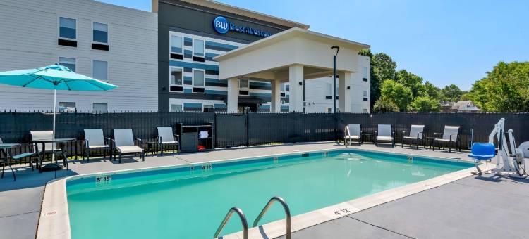 贝斯特韦斯特多斯韦尔酒店(Days Inn by Wyndham Doswell at the Park)图片