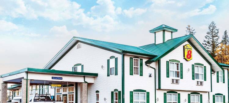 一百哩速8酒店(Super 8 by Wyndham 100 Mile House)图片